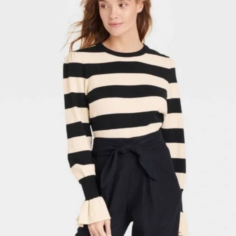 Who What Wear Black and Cream Striped Sweater Women's Size Small